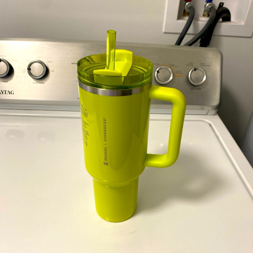 Stanley x starbucks summer lime green 40 Oz tumbler